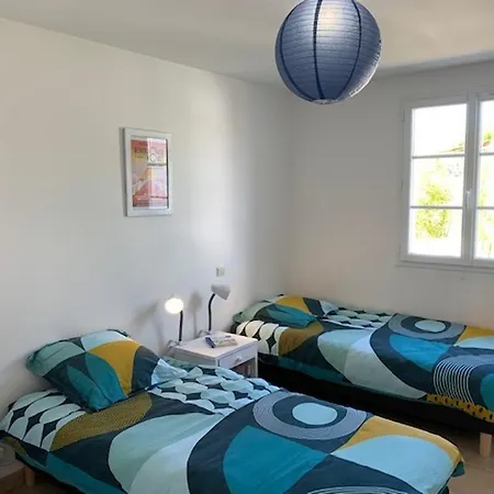 Maison 3 Chambres, Au Calme, Proche Plage, Fibre Internet Ferienhaus